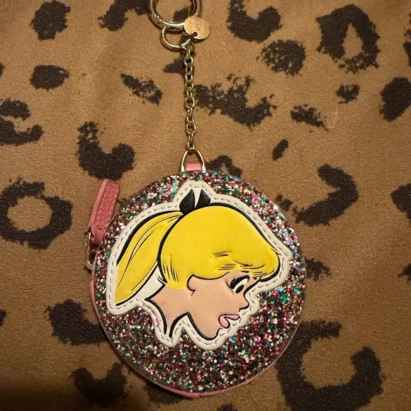 Betty & Veronica coin pouch keychain - Picture 2 of 4
